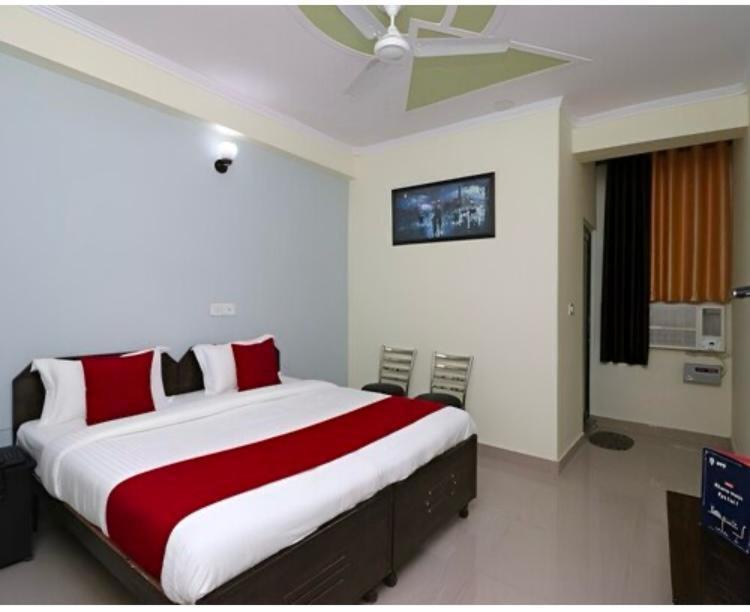 Hotel Aditya Residency Near Sector 63 Metro Station Noida Eksteriør bilde