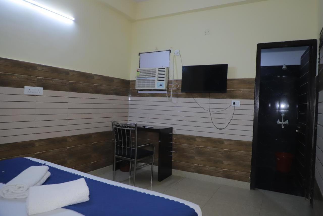 Hotel Aditya Residency Near Sector 63 Metro Station Noida Eksteriør bilde