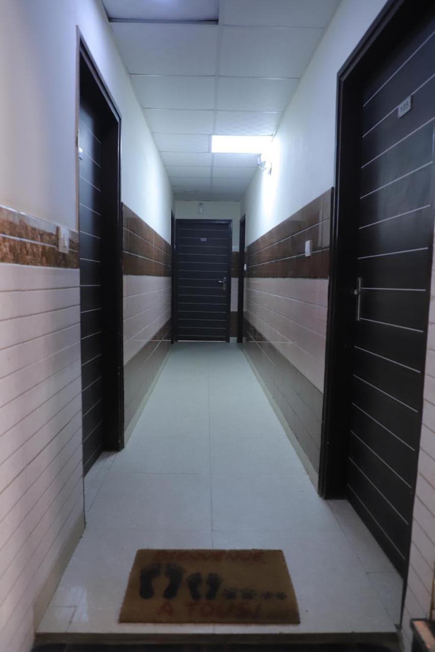 Hotel Aditya Residency Near Sector 63 Metro Station Noida Eksteriør bilde