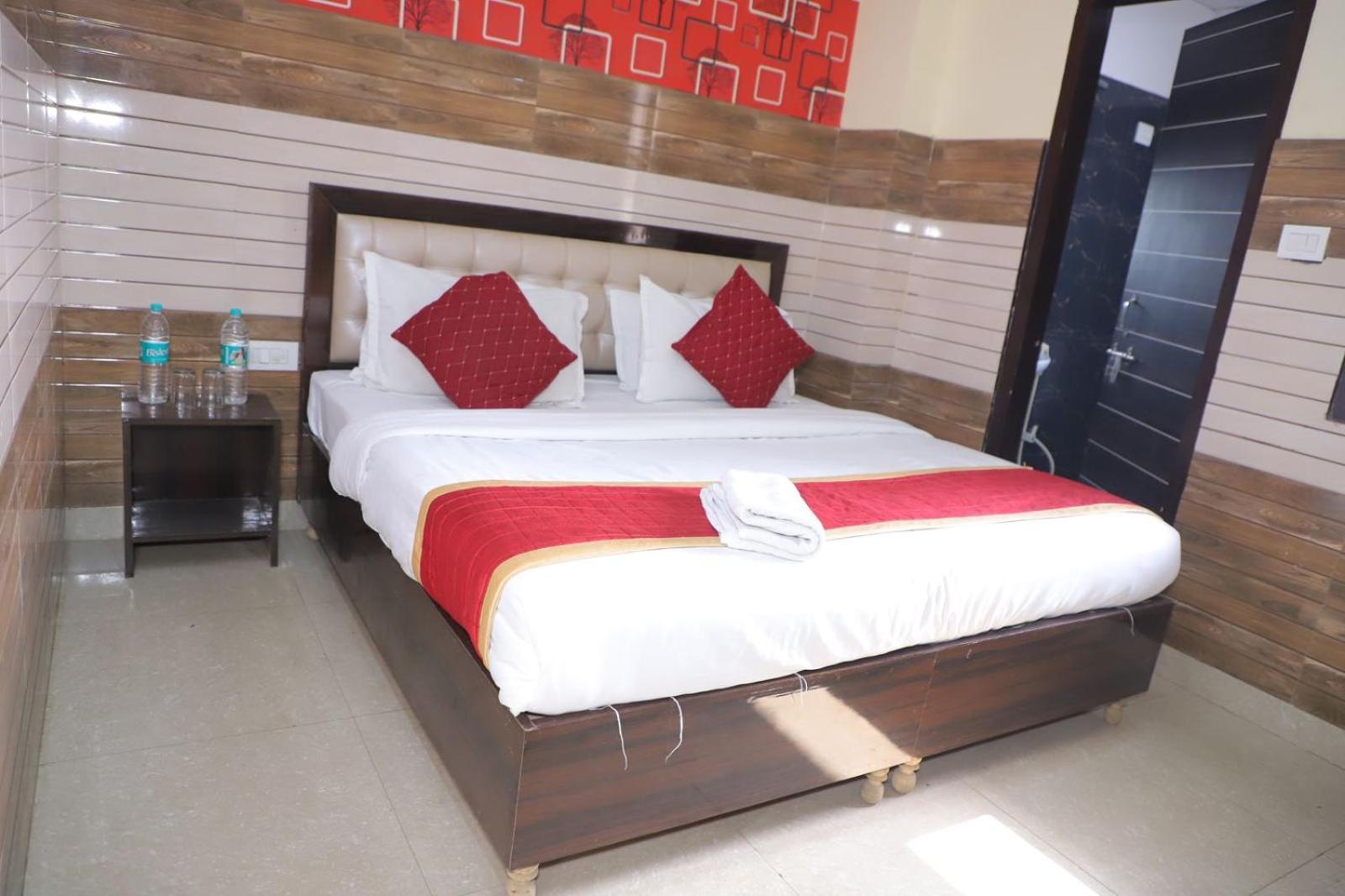 Hotel Aditya Residency Near Sector 63 Metro Station Noida Eksteriør bilde